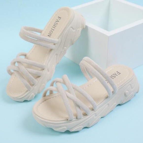 Cross Strap Sandal slides (Size EUR40) - Picture 2 of 3